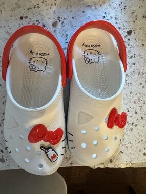 Hello Kitty x Crocs White and Red Kids Clog Sandals with Bow Charms